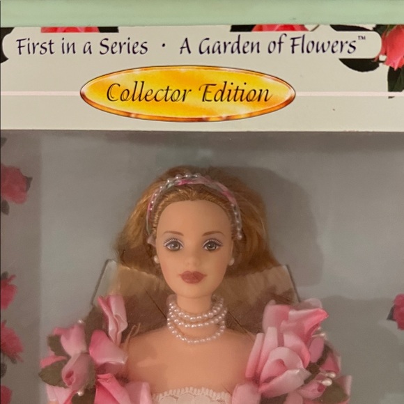 Rose Barbie – Collector Edition – First in Series – Garden of Flowers – NRFB - Picture 4 of 9